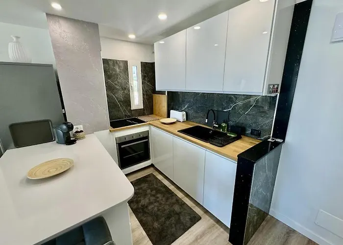 Amazing In Americas Apartment *