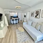 Amazing In Americas Apartment